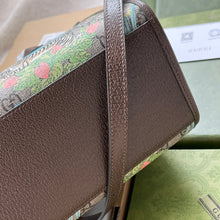 Load image into Gallery viewer, Gucci Tiger GG Medium Tote Bag