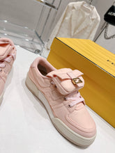 Load image into Gallery viewer, Fendi Match Sneakers