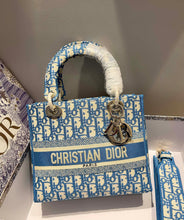 Load image into Gallery viewer, Christian Dior Medium Lady D Lite Bag