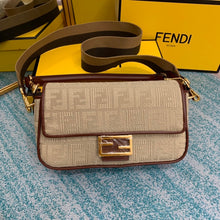 Load image into Gallery viewer, Fendi Baguette Bag