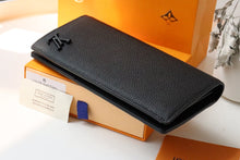Load image into Gallery viewer, Louis Vuitton Brazza Wallet