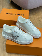 Load image into Gallery viewer, Louis Vuitton Time Out Sneakers