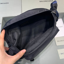 Load image into Gallery viewer, Balenciaga Wheel Beltpack