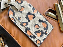 Load image into Gallery viewer, Louis Vuitton Twist MM Bag