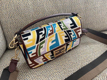 Load image into Gallery viewer, Fendi Baguette Bag