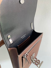 Load image into Gallery viewer, Burberry Robin Leather Bag