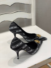 Load image into Gallery viewer, Gucci The Hacker Project Knife Pump