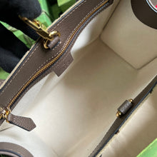 Load image into Gallery viewer, Gucci Tote Bag With Jumbo G
