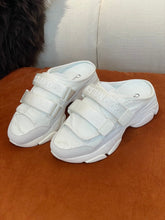 Load image into Gallery viewer, Christian Dior D Wander Sneakers