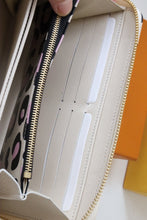 Load image into Gallery viewer, Louis Vuitton Zippy Wallet