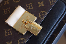 Load image into Gallery viewer, Louis Vuitton Vaugirard Bag