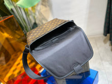 Load image into Gallery viewer, Louis Vuitton Magnetic Messenger