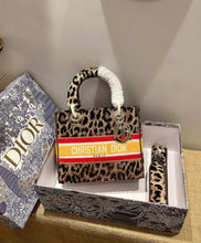 Load image into Gallery viewer, Christian Dior Medium Lady D Lite Bag