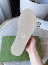 Load image into Gallery viewer, Gucci Chevron Thong Sandal