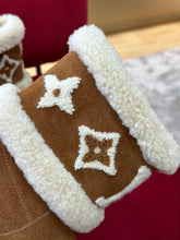 Load image into Gallery viewer, Louis Vuitton Snow DropFlat Ankle Boots