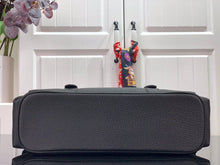 Load image into Gallery viewer, Louis Vuitton Christopher Messenger Bag