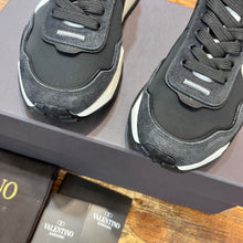 Load image into Gallery viewer, Valentino Netrunner Sneakers