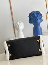 Load image into Gallery viewer, Louis Vuitton On My Side MM Bag