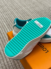 Load image into Gallery viewer, Louis Vuitton Time Out Sneakers