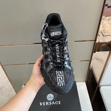 Load image into Gallery viewer, Versace Trigreca Sneakers