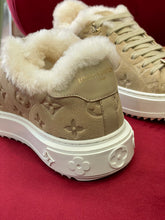 Load image into Gallery viewer, Louis Vuitton Time Out Sneakers