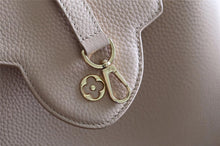 Load image into Gallery viewer, Louis Vuitton Capucines MM Bag