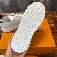 Load image into Gallery viewer, Louis Vuitton Resort Sneakers