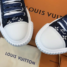 Load image into Gallery viewer, Louis Vuitton Squad Sneakers
