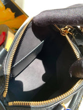 Load image into Gallery viewer, Louis Vuitton Speedy BB Bag - LUXURY KLOZETT