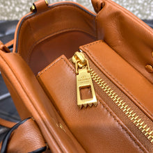 Load image into Gallery viewer, Valentino One Stud Medium Bag