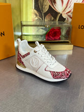 Load image into Gallery viewer, Louis Vuitton Run a way Sneakers