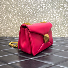 Load image into Gallery viewer, Valentino One Stud Bag With Chain