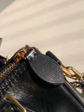 Load image into Gallery viewer, Louis Vuitton Speedy BB Bag - LUXURY KLOZETT