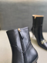 Load image into Gallery viewer, Gucci Pointed Cat heel Boots