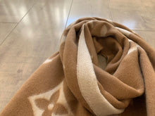 Load image into Gallery viewer, Louis Vuitton Reykjavik Scarf
