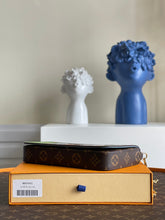 Load image into Gallery viewer, Louis Vuitton Felicie Pochette Bag