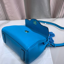 Load image into Gallery viewer, Versace La Medusa Medium Bag