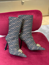 Load image into Gallery viewer, Versace Fendace FF Jaccquard Boots