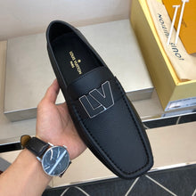 Load image into Gallery viewer, Louis Vuitton Mocassin