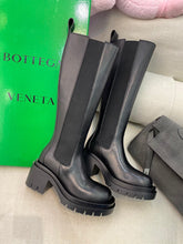 Load image into Gallery viewer, Bottega Veneta Lug Boots