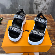 Load image into Gallery viewer, Louis Vuitton Archlight Flat Sandals