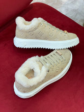Load image into Gallery viewer, Louis Vuitton Time Out Sneakers