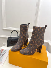 Load image into Gallery viewer, Louis Vuitton Silhouette Ankle Boots