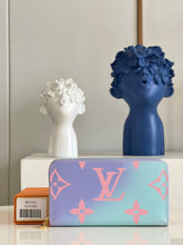 Load image into Gallery viewer, Louis Vuitton Zippy Wallet