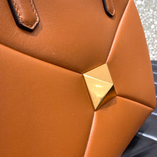 Load image into Gallery viewer, Valentino One Stud Medium Bag