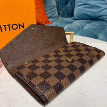 Load image into Gallery viewer, Louis Vuitton Sarah Wallet