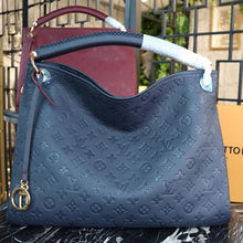 Load image into Gallery viewer, Louis Vuitton Artsy MM Bag