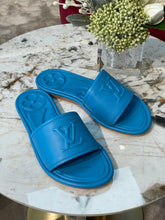 Load image into Gallery viewer, Louis Vuitton Magnetic Flat Mule