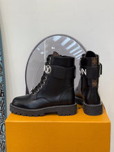 Load image into Gallery viewer, Louis Vuitton Boots