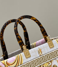 Load image into Gallery viewer, Fendi Sunshine Shopper Meduim Bag